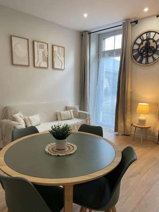 Joli Appartement Avec Parking - Proche Centre Ville Chartres Esterno foto