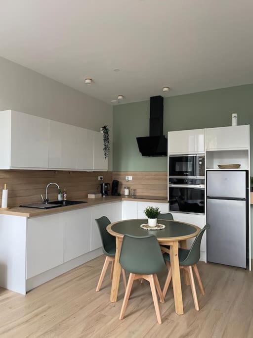 Joli Appartement Avec Parking - Proche Centre Ville Chartres Esterno foto