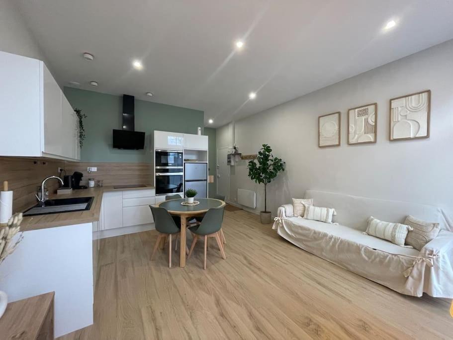 Joli Appartement Avec Parking - Proche Centre Ville Chartres Esterno foto